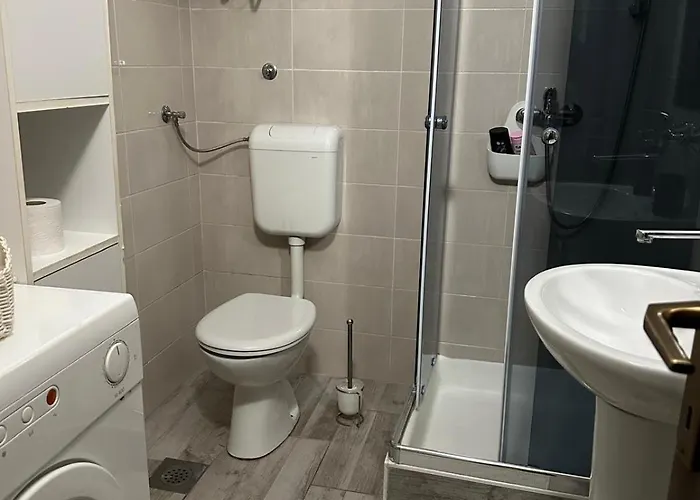דירה Old Town House Manosa *