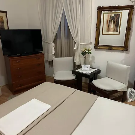 Old Town House Manosa Apartment *