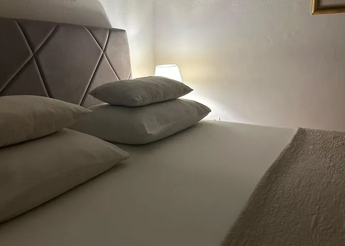 Apartament Old Town House Manosa *