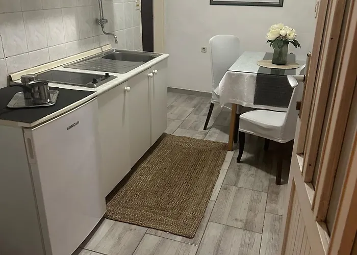 Old Town House Manosa Apartament