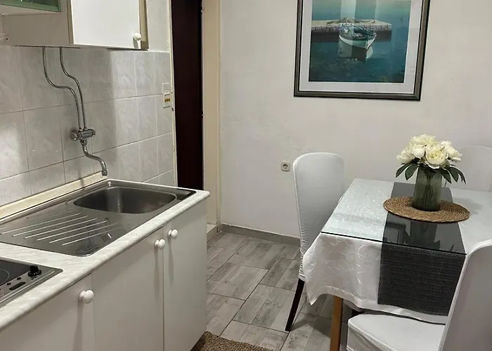 아파트 Old Town House Manosa